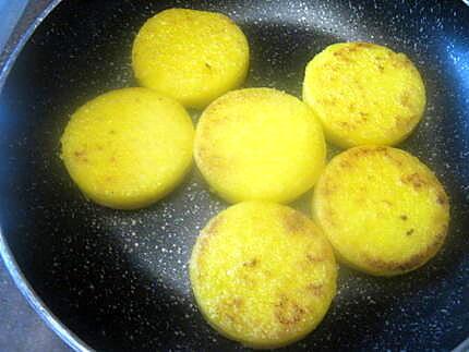 recette Blanc d'encornet aux champignons en sauce, accompagner de polenta.