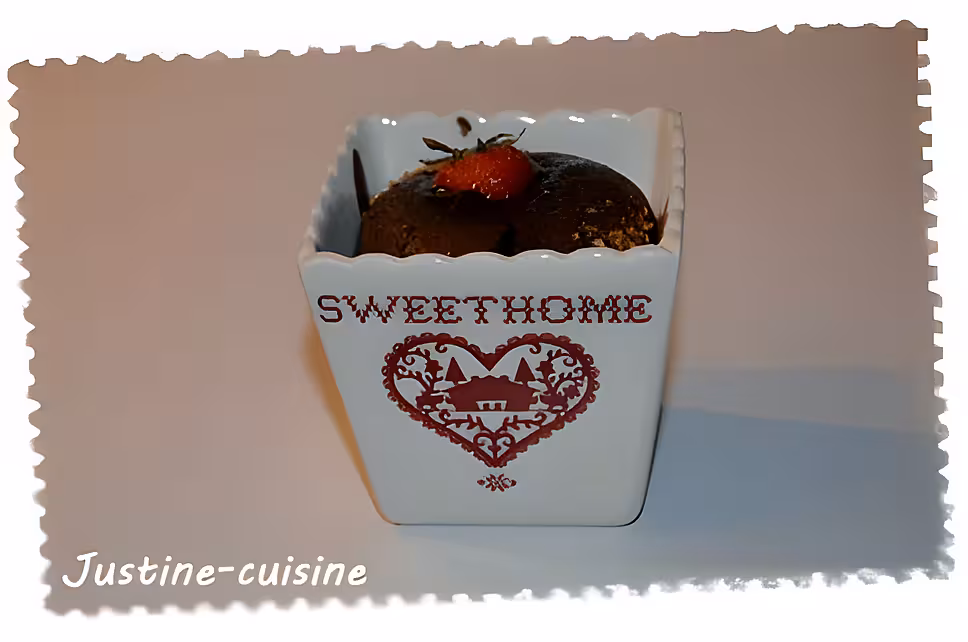 recette Coulant au chocolat coeur de fraise et coulis de fraise