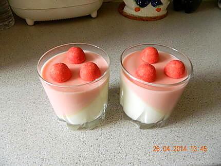 recette Panna-cotta chocolat blanc et fraises Tagada ®