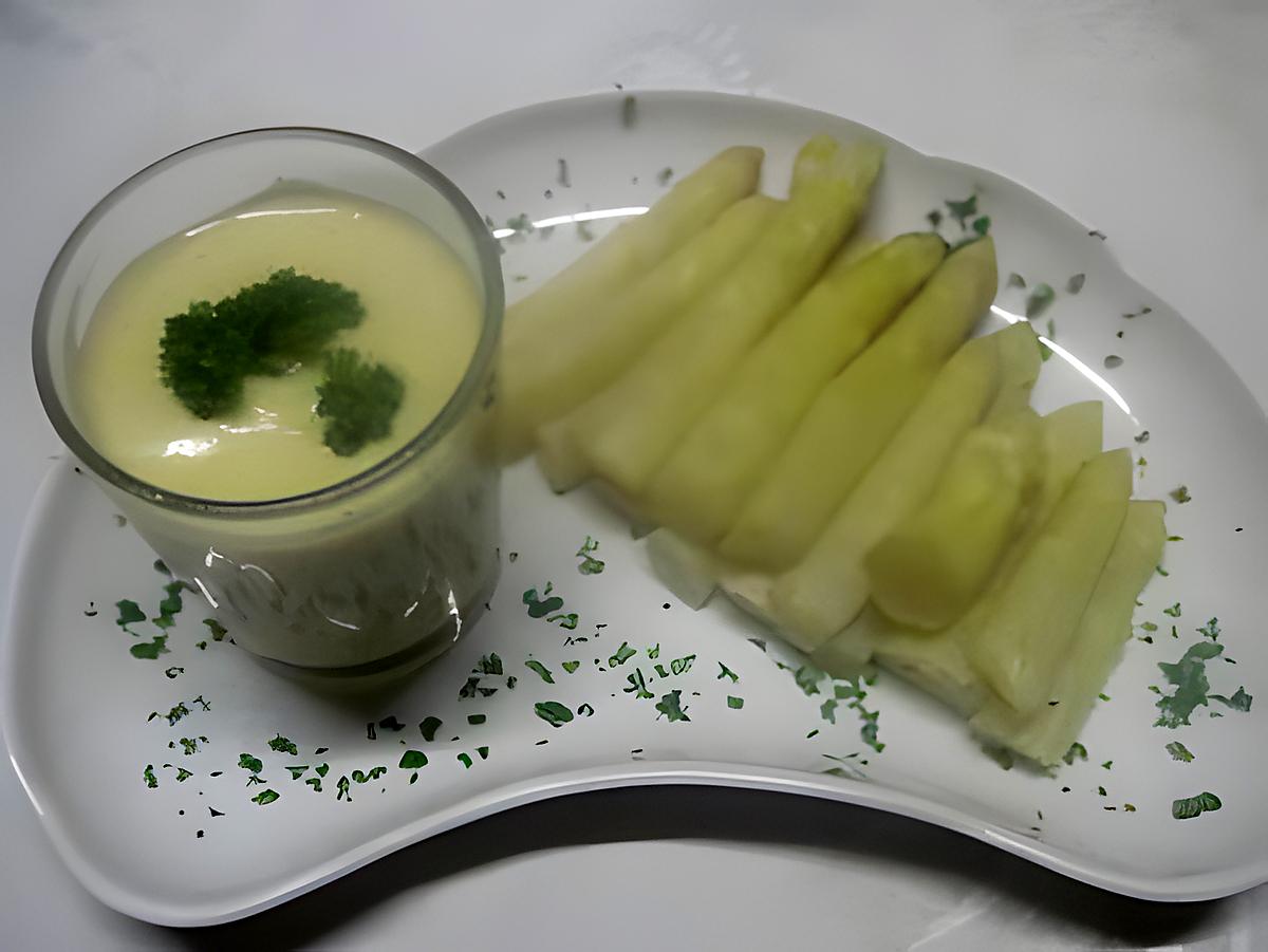 recette Asperges à la sauce mousseline froide.