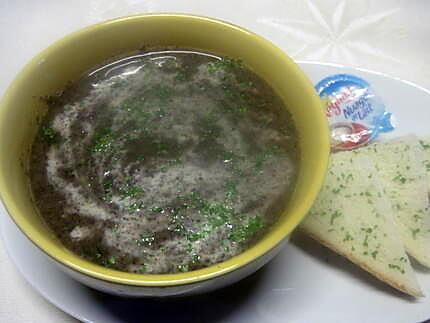 recette Soupe aux champignons. persil. crème fraiche.