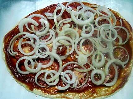 recette Pizza à la panchetta et mozzarella.
