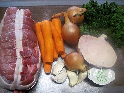 recette Épaule de veau sans os aux flageolets et carottes.