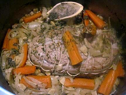 recette Épaule de veau sans os aux flageolets et carottes.