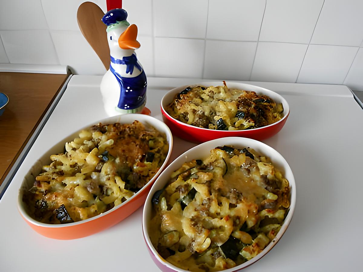 recette Gratin de coquilletts et cougettes au boeuf moutardé.