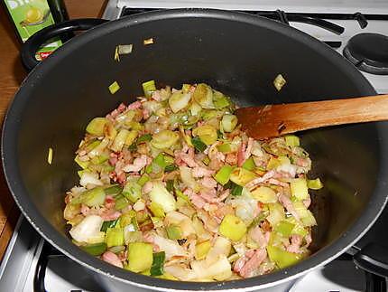 recette Omelette au four aux poireaux, lardons fumés et maroilles.