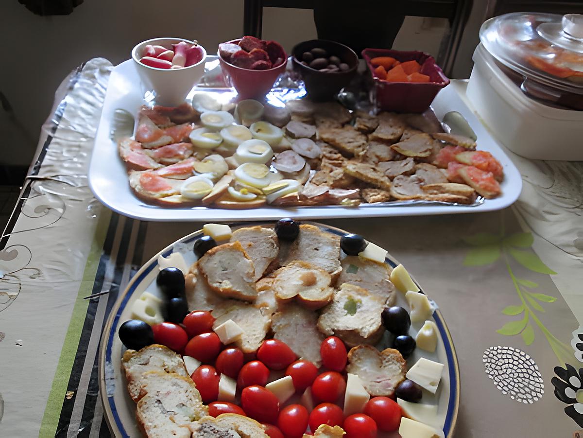 recette assiette  apéritif  avec  baguette garnie ;