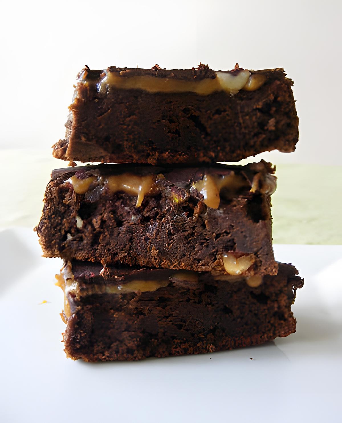 recette Brownies aux cacahuètes et au caramel façon Snickers