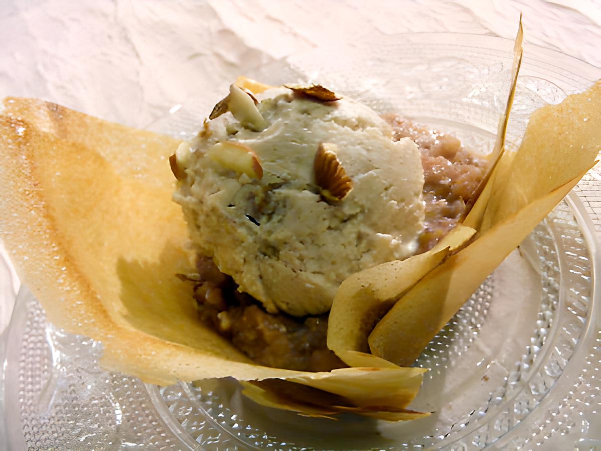 recette Croustillants au confit de pommes et figues et leur crème glacée légère à la noisette, pomme et fromage blanc