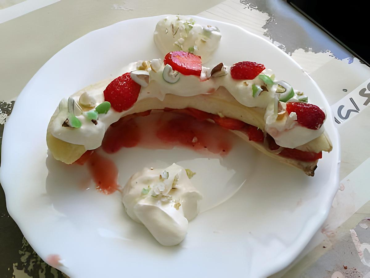 recette Sandwich de banane aux fraises et chantilly (dessert improvise)