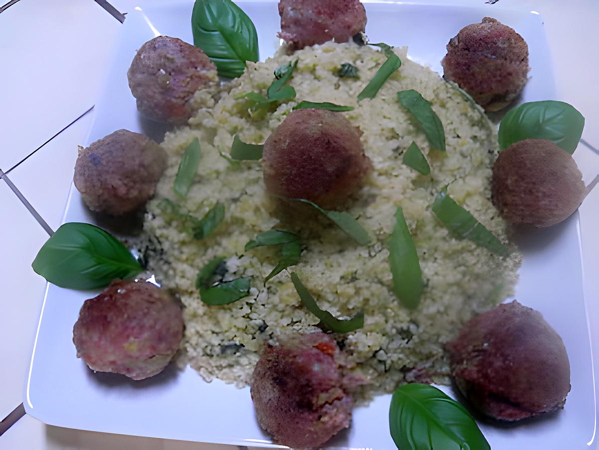 recette Boulgour aux aromates et boulettes de viande.