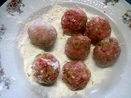 recette Boulgour aux aromates et boulettes de viande.