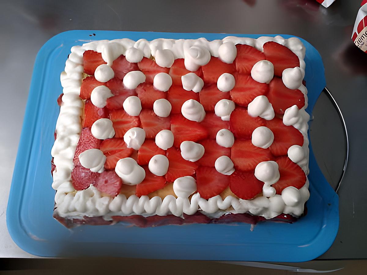 recette Génoise et sa crème pâtissière a la fraise et sa chantilly