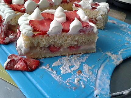 recette Génoise et sa crème pâtissière a la fraise et sa chantilly