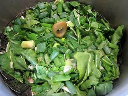 recette Soupe aux feuilles de blette et cives d'oignon.