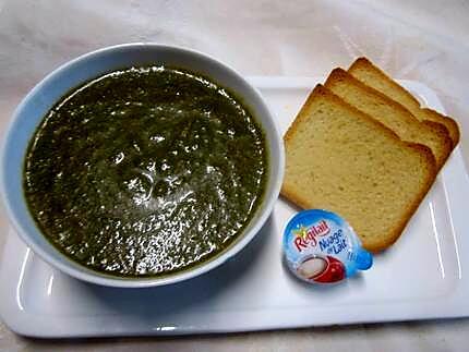 recette Soupe aux feuilles de blette et cives d'oignon.