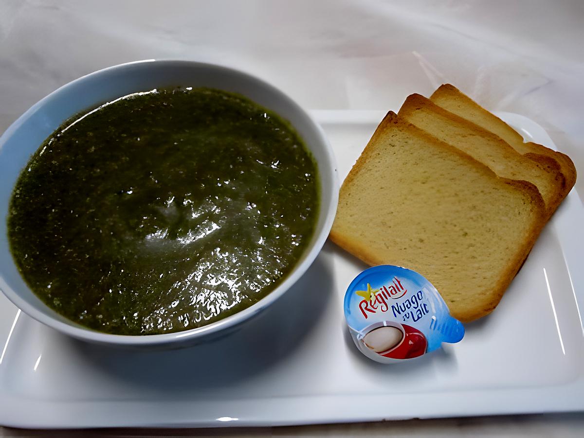 recette Soupe aux feuilles de blette et cives d'oignon.