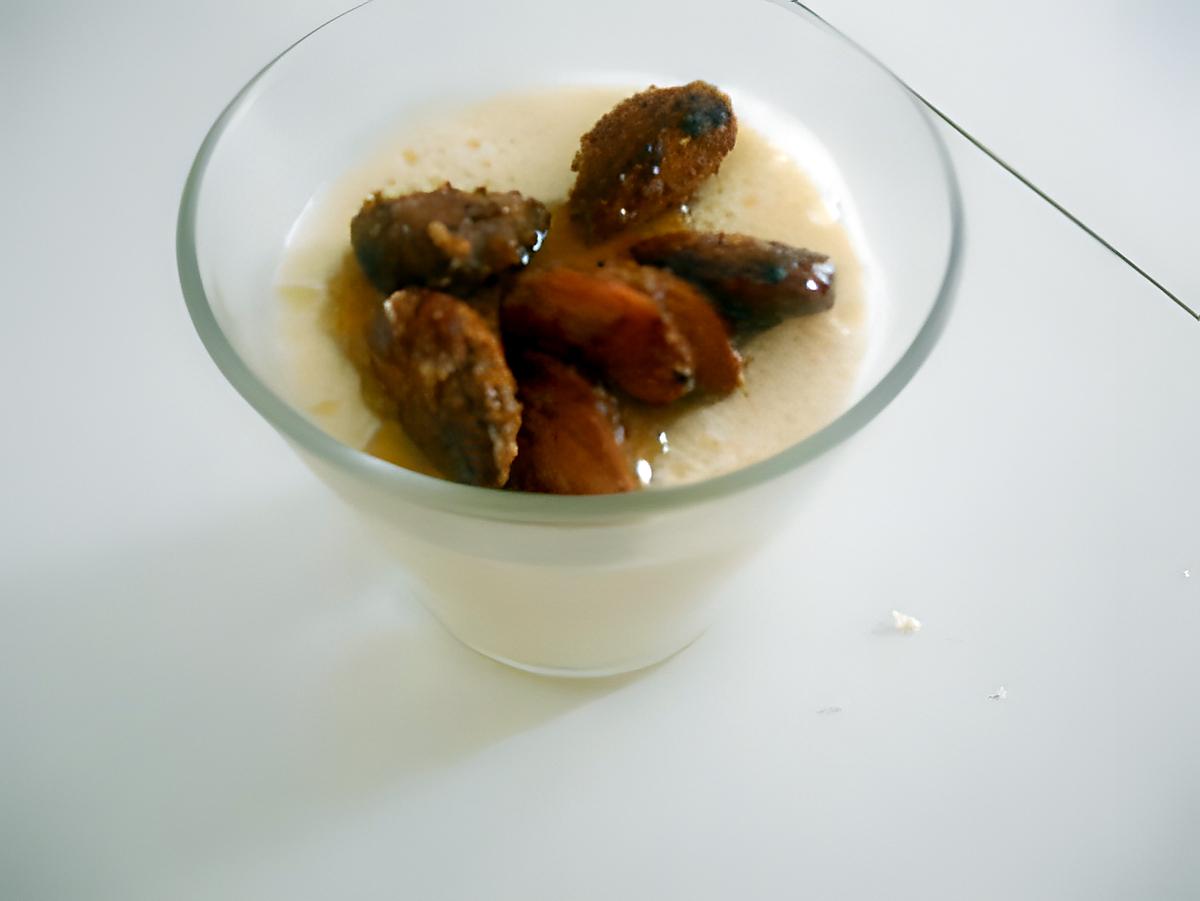 recette Panna cotta au sirop d'érable et amandes caramélisées