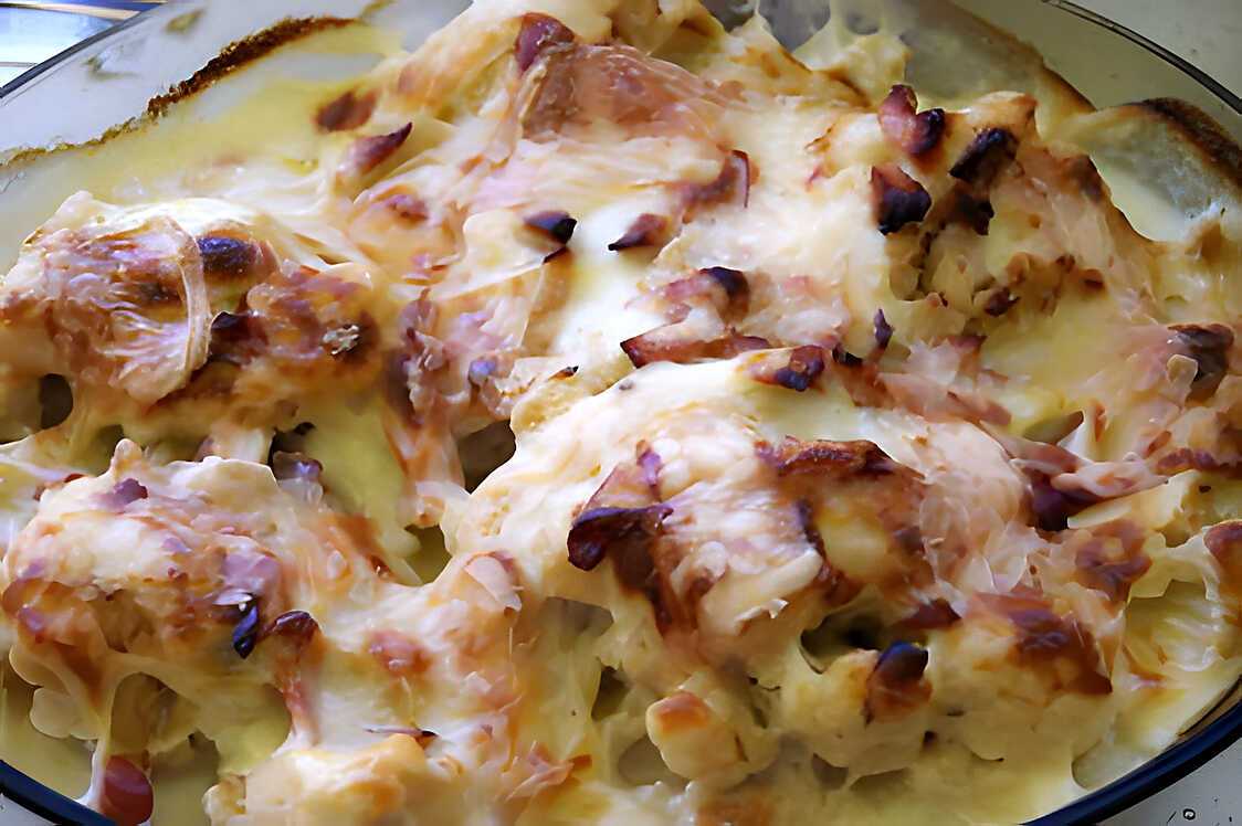 Recette de Gratin de choux fleur au jambon fumé et maroilles