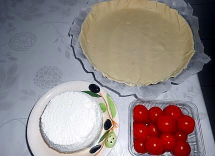 recette TARTE  AUX  TOMATES  CERISES ET BROCCIU