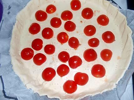 recette TARTE  AUX  TOMATES  CERISES ET BROCCIU