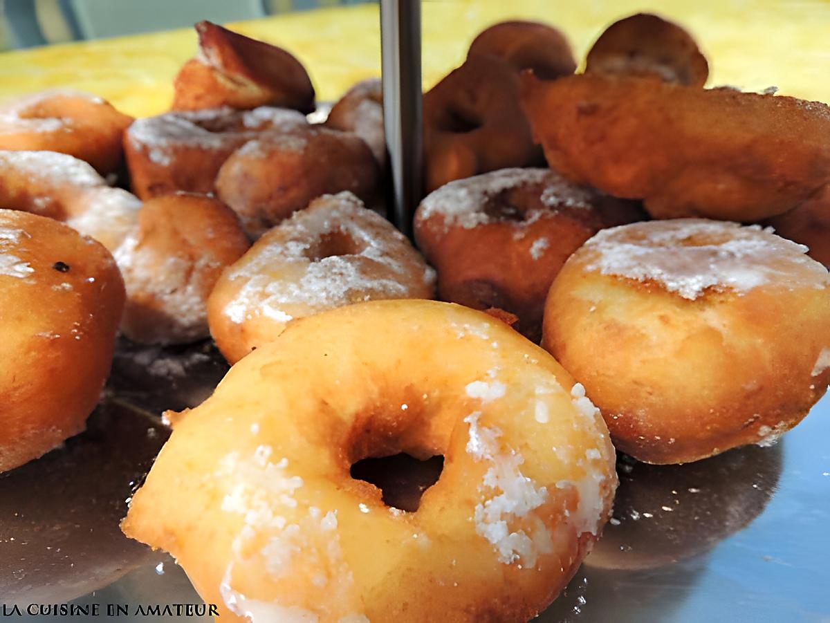 recette Donuts natures et donuts à la confiture de fraises