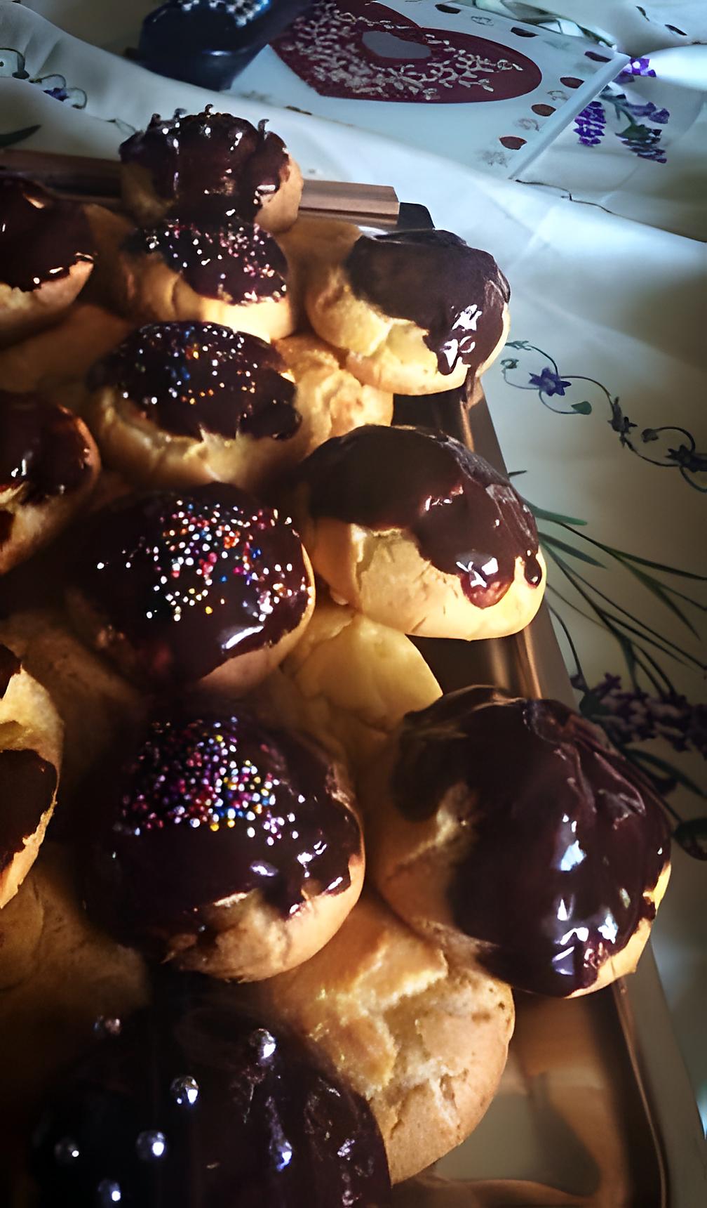 recette Choux à la crème avec glaçage au chocolat !