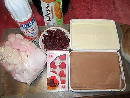 recette vacherin vanille. chocolat. nappage fruits rouges.