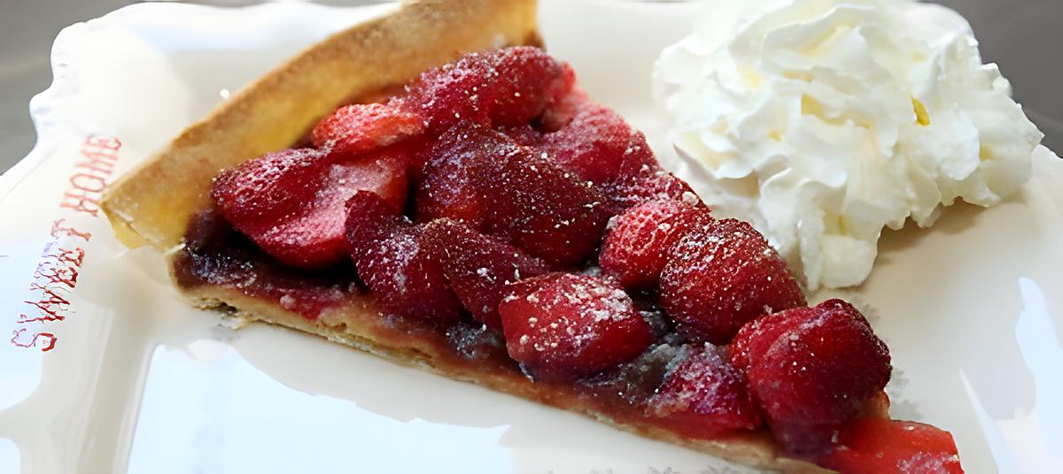 recette Tarte au fraises et crème de nèfles ultra simple