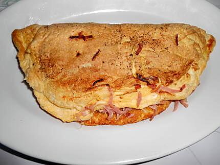 recette OMELETTE  SOUFFLEE  JAMBON GRUYERE