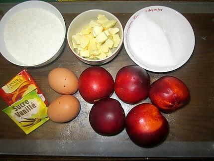 recette Gâteau aux brugnons à la crème. micro-ondes.