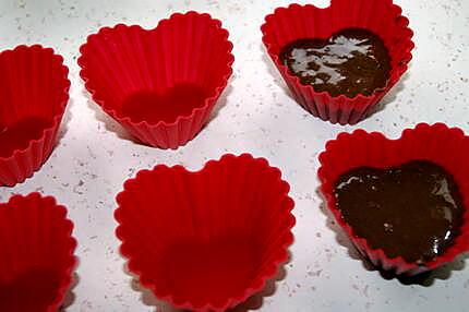 recette Fondant au chocolat, au coeur de caramel salé coulant et au coulis de framboise