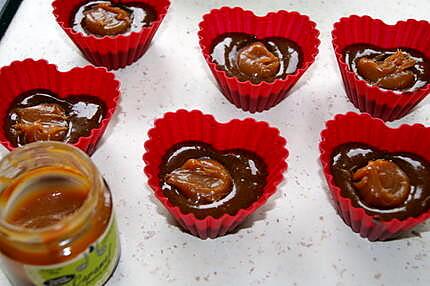 recette Fondant au chocolat, au coeur de caramel salé coulant et au coulis de framboise