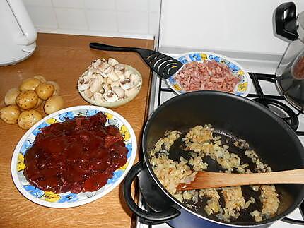 recette Fricassée de foies de volaille aux lardons et champignons.