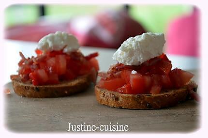 recette Crostinis de tomates/poivron et chèvre frais