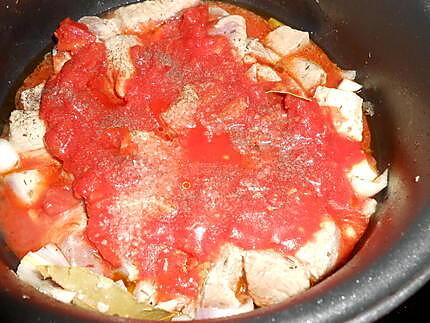 recette SAUCE TOMATE AU RAGOUT DE PORC