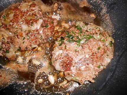 recette Steak haché aux oignons nouveaux