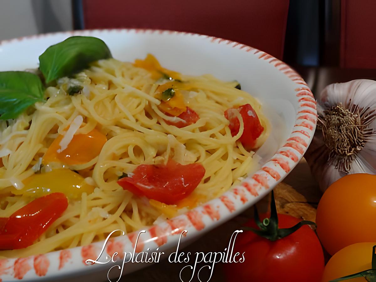 recette ~Spaghettis (vermicelles) à l'ail et aux tomates fraîches~