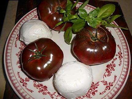 recette Tomates noires de crimée a la mozzarella