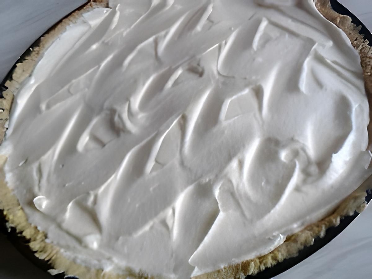 recette tarte à la crème sur lit de prunes caramélisé