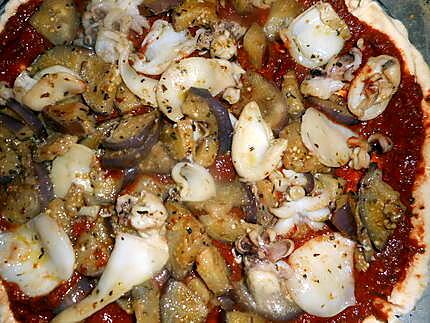 recette Pizza aux seiches ,aubergine et chorizo