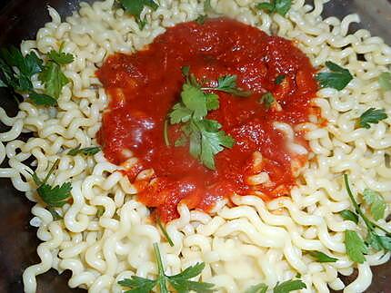 recette Fusilli lunghi sauce tomate ail et piment