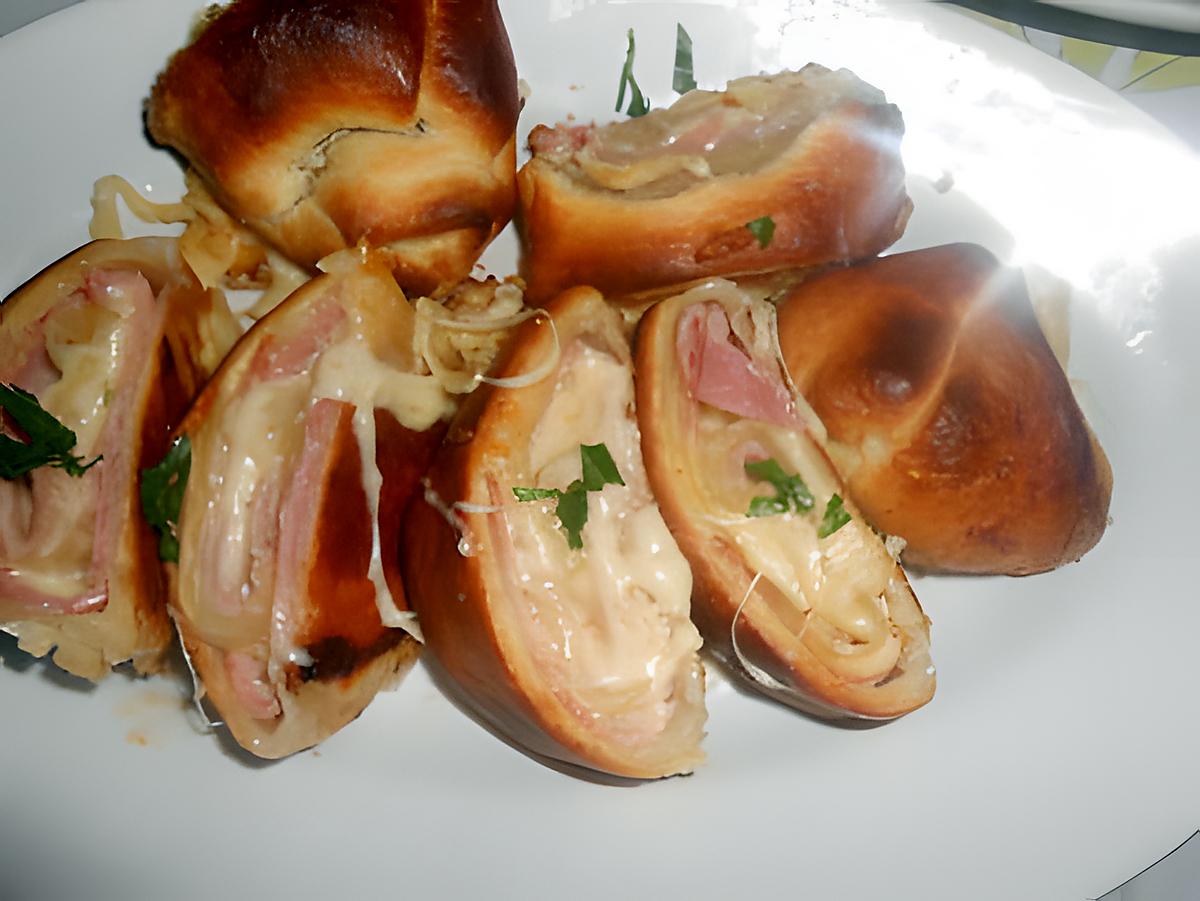 recette FEUILLETE JAMBON GRUYERE ET MOZZARELLA