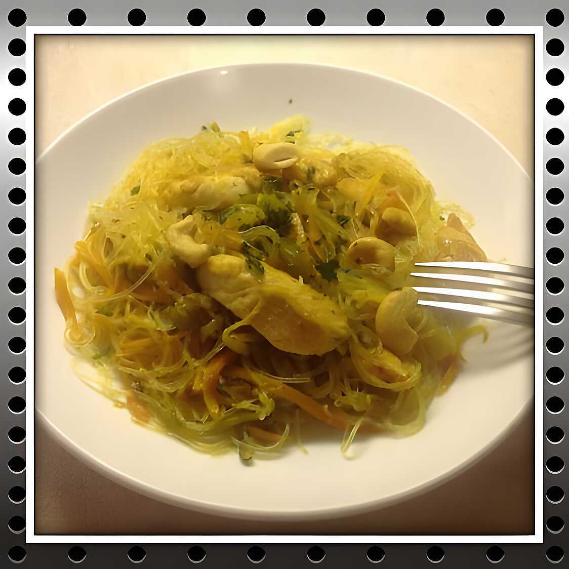 Recette de Légumes sautés au poulet et aux nouilles ou stir fried noodles