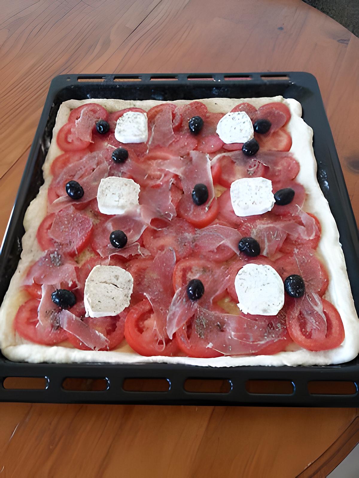 recette Pizza aux tomates fraiches