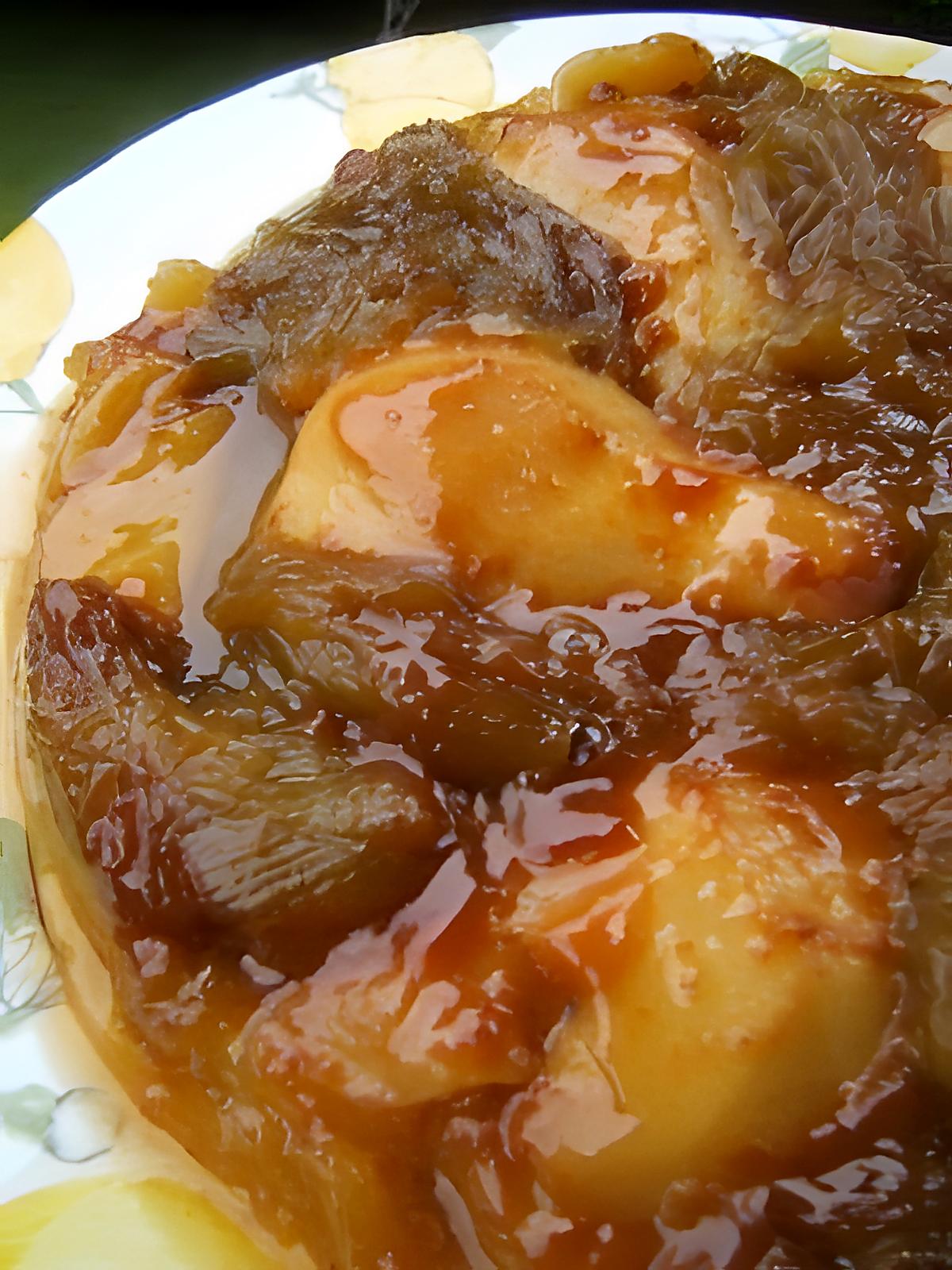 recette Tatin aux poires et compotée de rhubarbe sur un lit de caramel au lait