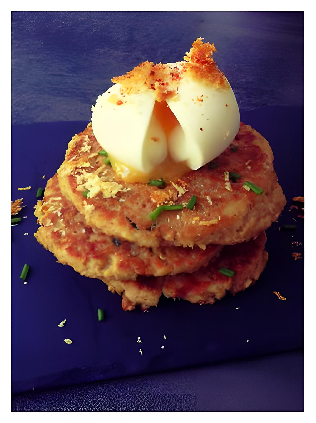 recette Galettes de thon au flocon d'avoine, oeuf mollet et copeaux de parmesan