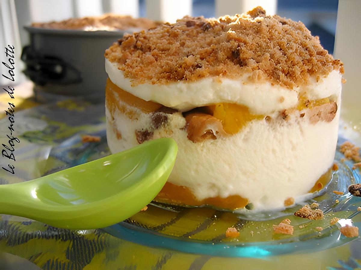 recette "Faux" tiramisu à la mousse de fromage blanc et aux fruits, crumble de petits beurres