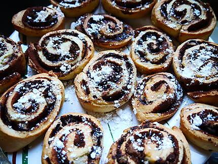 recette Rolls d 'Emilie  au cacao et morceaux de poire