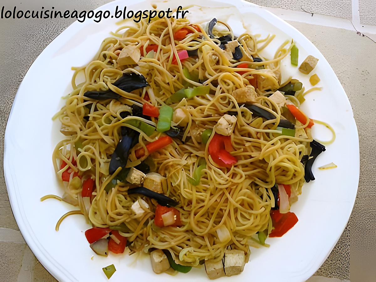 recette Nouilles végétariennes au tofu mariné et légumes sautés